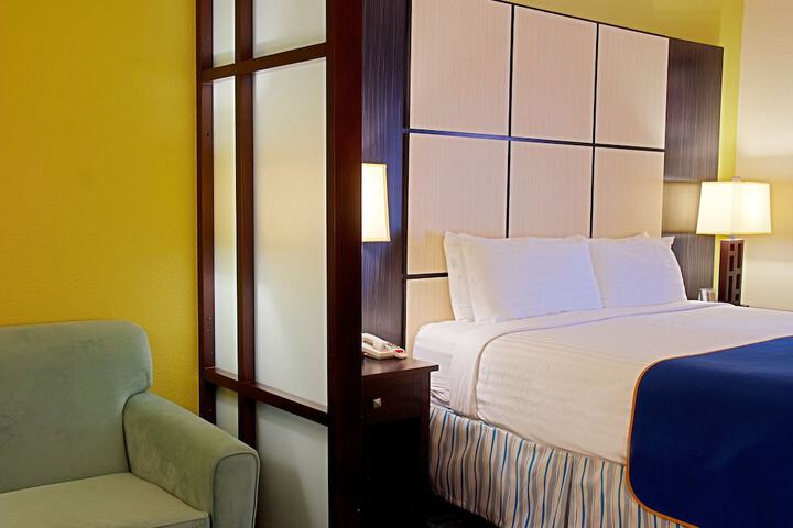 Room 12 of 29