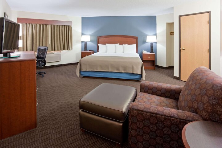 Room 12 of 25