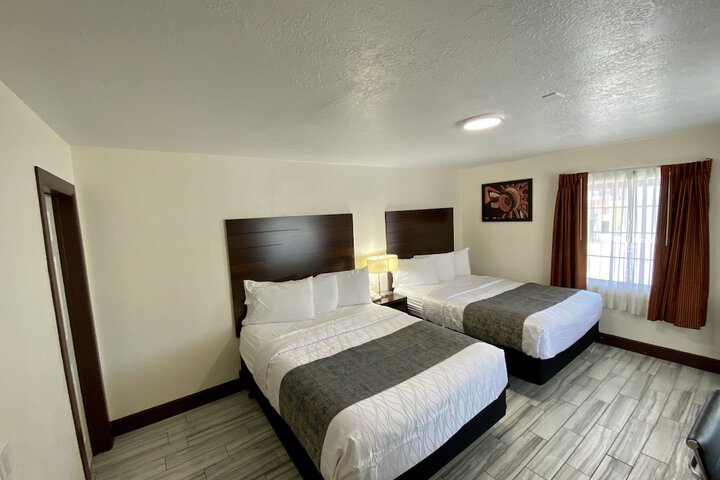 Roswell Inn