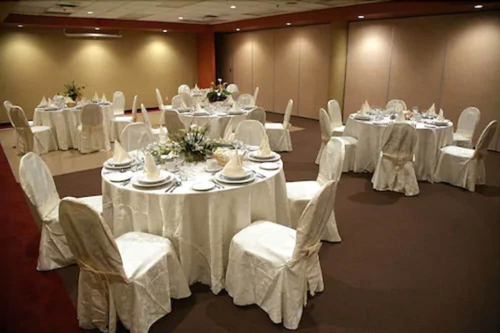 Ballroom/Hall 36 of 41