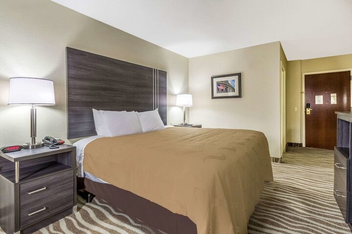 Room 14 of 37