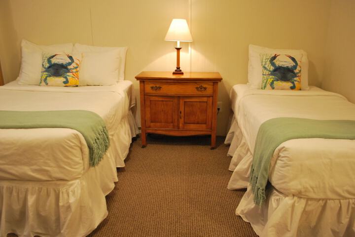 Room 27 of 63
