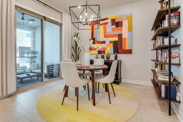 12 Mi to Dtla! Multi-level Charmer w / Pool Access