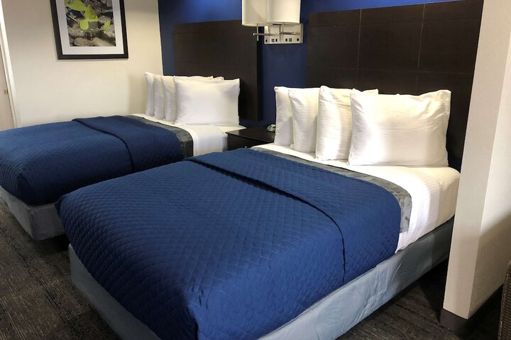 Room 21 of 35