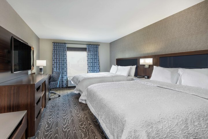 Hampton Inn & Suites Fort Wayne Downtown