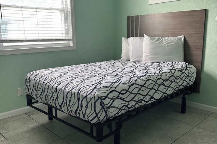 Royal Canadian Motel