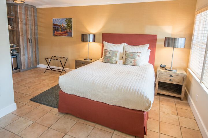 Room 42 of 158