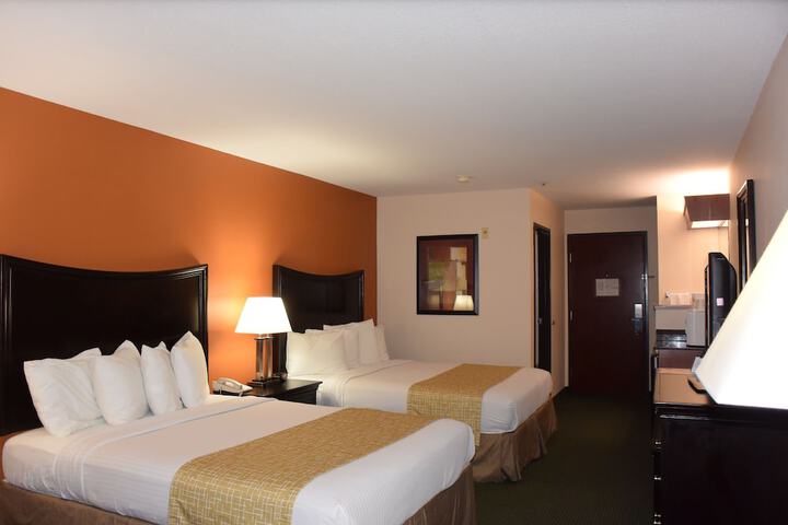 Travelodge Suites by Wyndham Newberg
