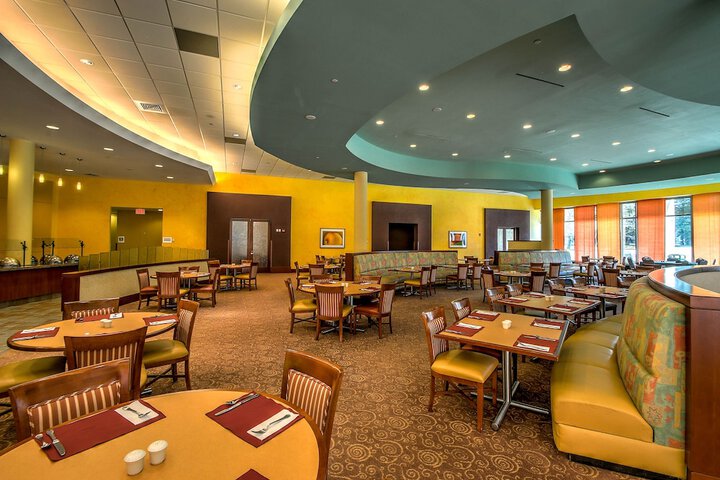 Dining 26 of 37