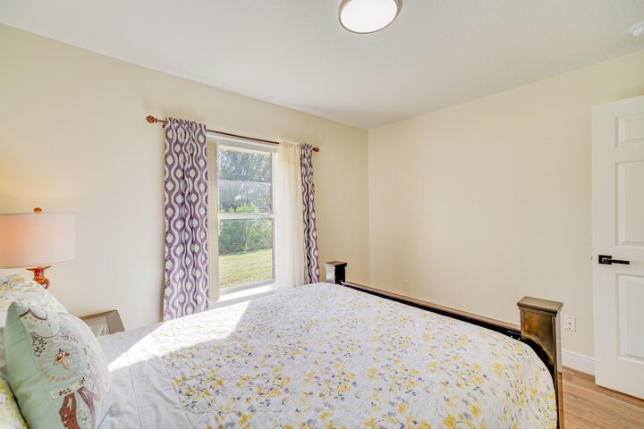 Sunny Palm Bay Home w / Screened Porch Near Beaches