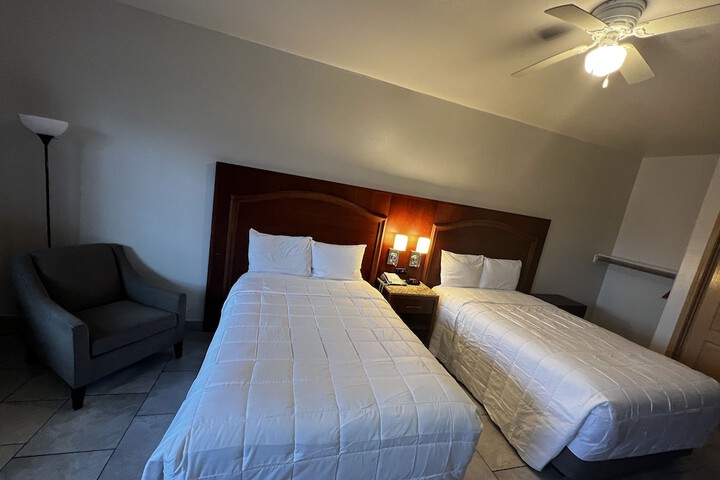 Room 22 of 38