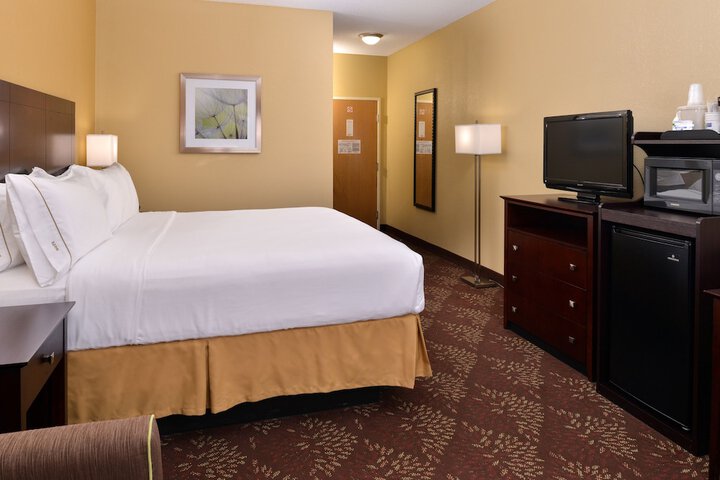 Comfort Inn & Suites Sharonville - Cincinnati North