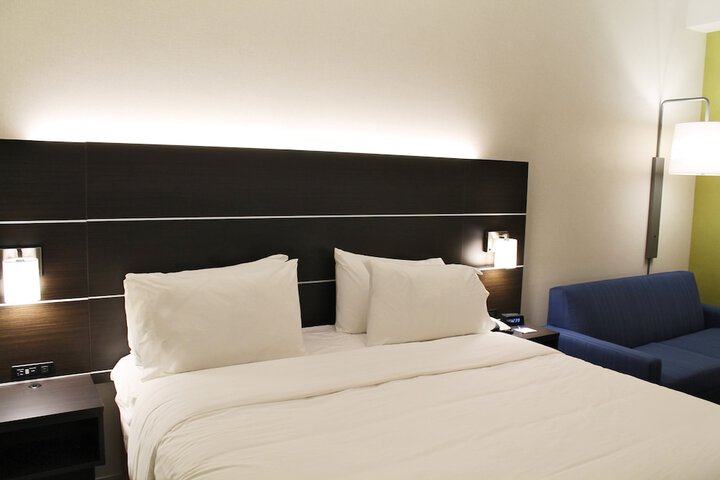Room 42 of 63