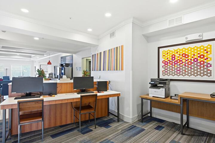 Holiday Inn Express & Suites Bethlehem Arpt-Allentown Area