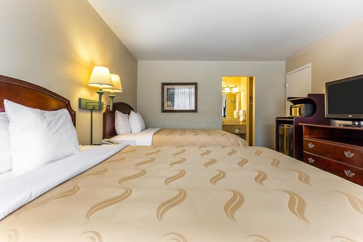 Room 21 of 38