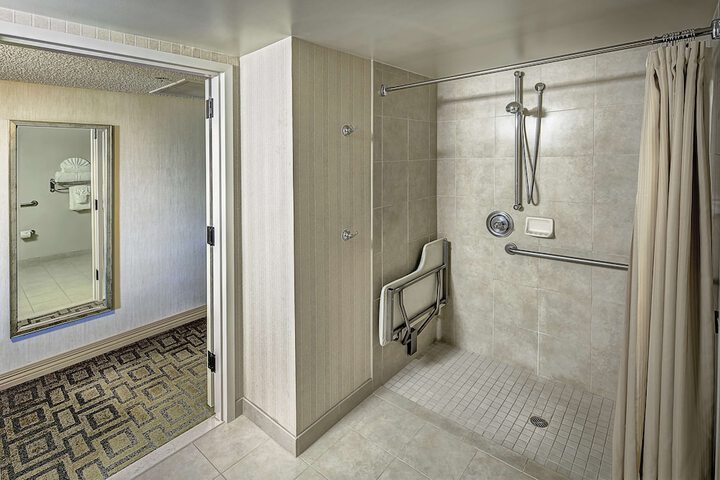 Room 16 of 37