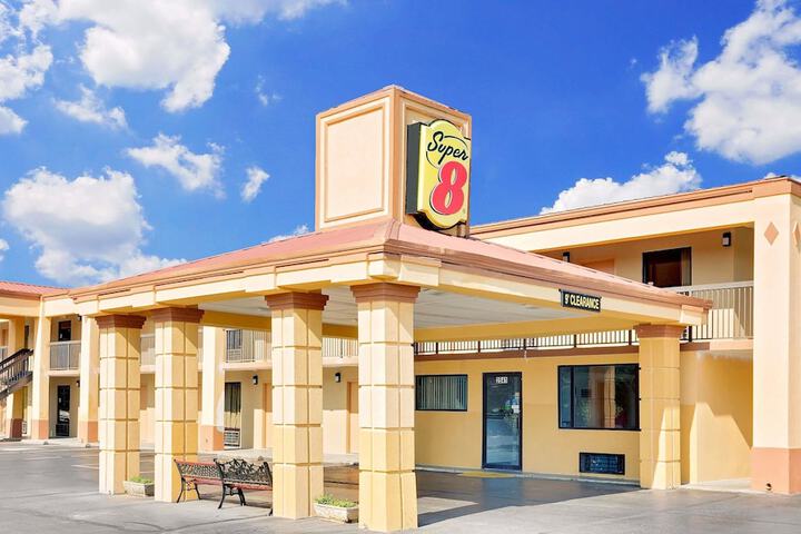 Super 8 by Wyndham Athens