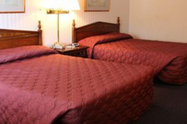 Iron Road Inn