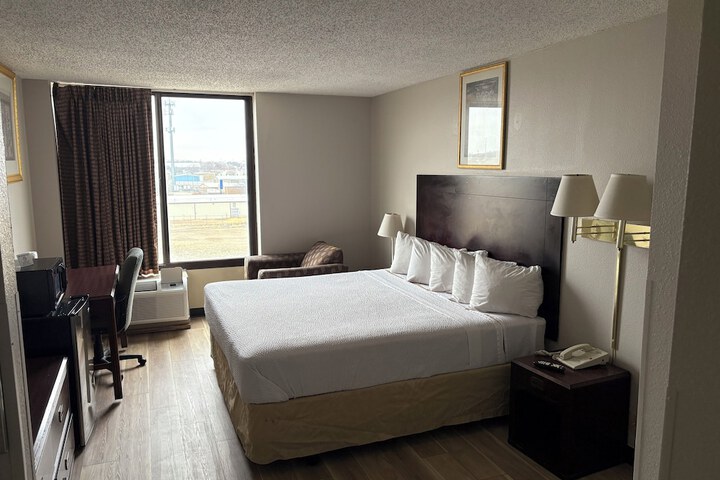 Room 9 of 25
