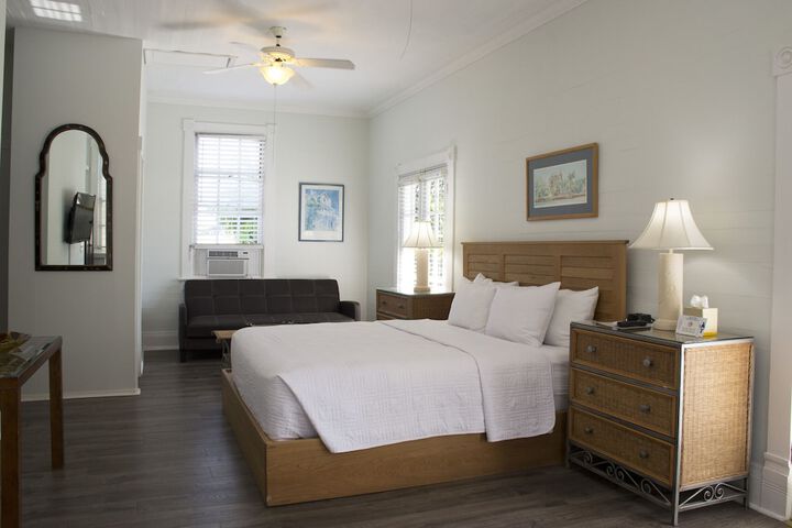 Room 26 of 112