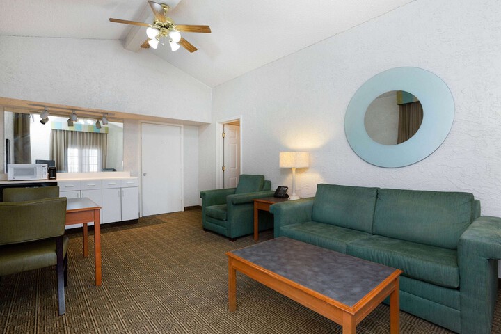 La Quinta Inn Tampa Airport Stadium Westshore