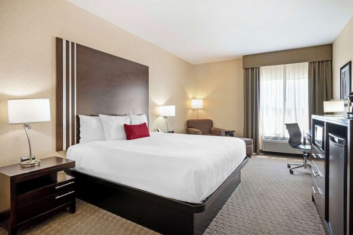Room 33 of 46