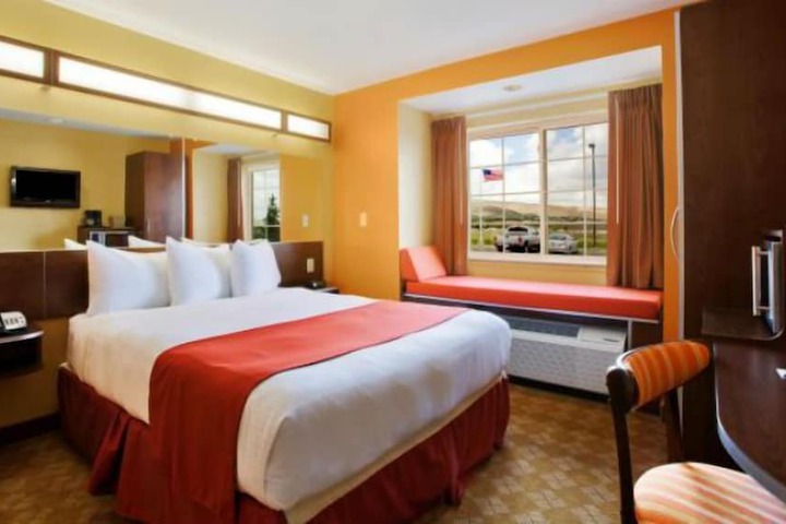 Microtel Inn and Suites by Wyndham Rawlins