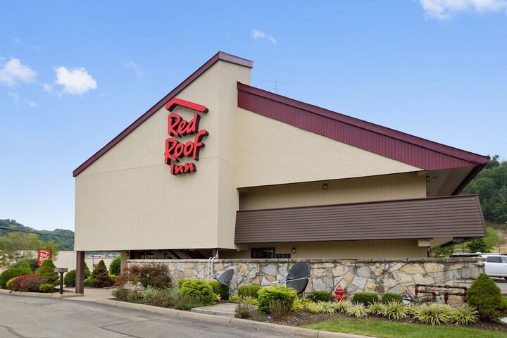 Red Roof Inn Charleston West - Hurricane WV