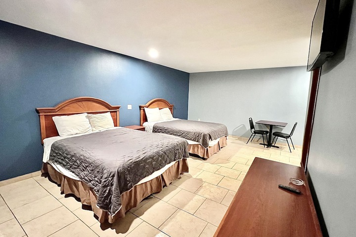 Room 2 of 7