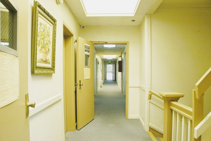Ballroom/Hall 25 of 27