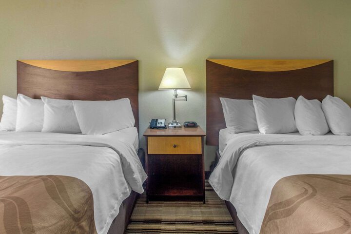 Room 22 of 38