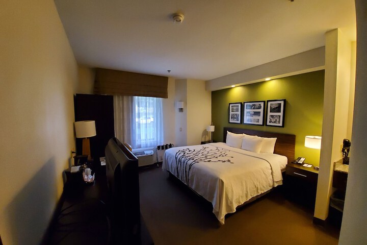 Room 19 of 25
