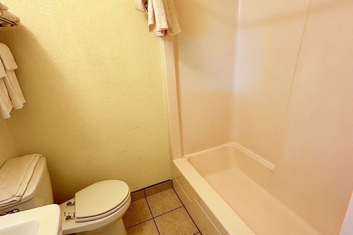 Room 9 of 23