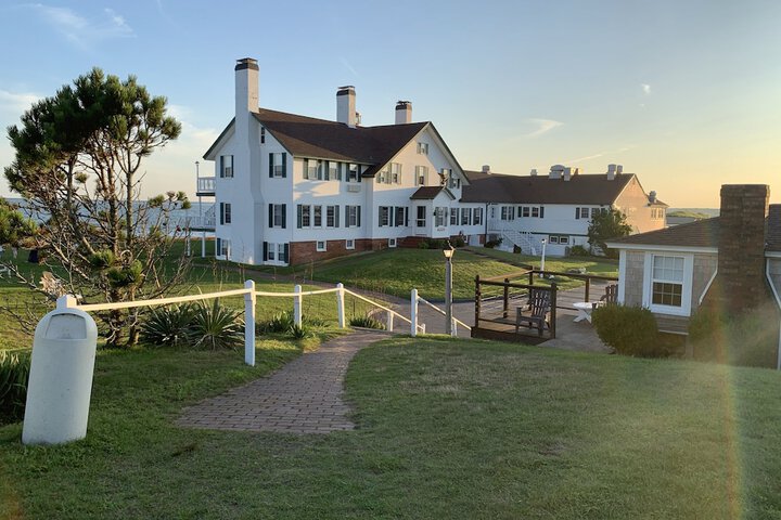 Lighthouse Inn