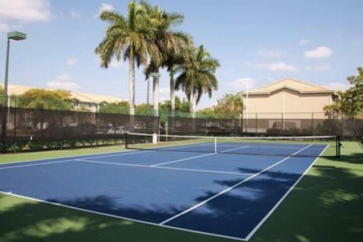 Sawgrass Mall Apartment 2