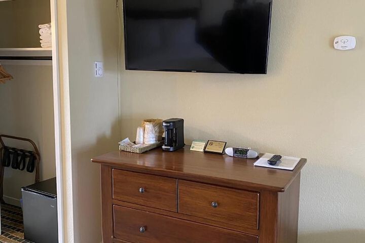 Room 32 of 33