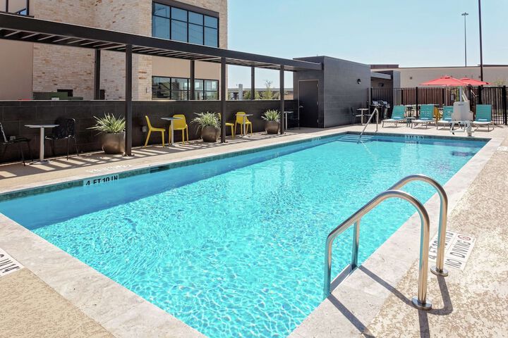 Pool 4 of 23