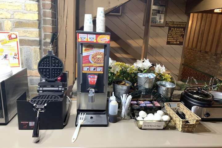 Breakfast/Coffee Service 325 of 334