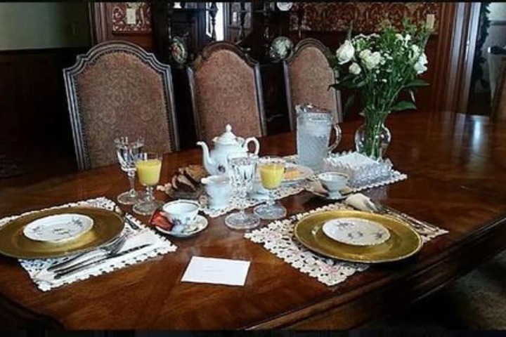 Dining 17 of 25