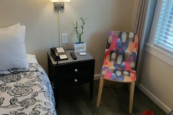 Room 27 of 64