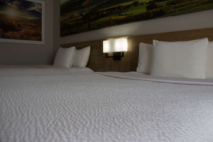 Days Inn by Wyndham Colby