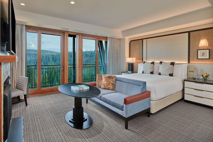 The Ritz-Carlton Lake Tahoe