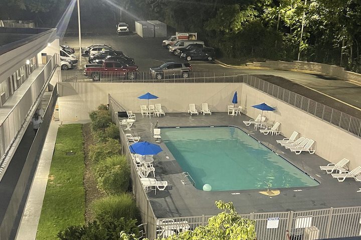 Pool 8 of 37