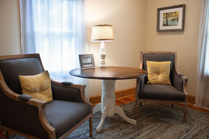 Room 32 of 206