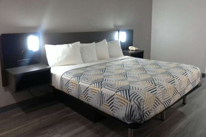 Room 13 of 48