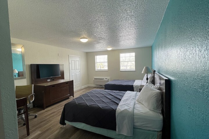 Room 17 of 46
