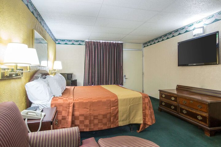 Room 10 of 31