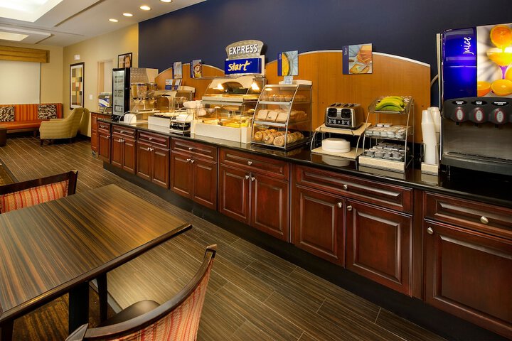 Breakfast/Coffee Service 40 of 48
