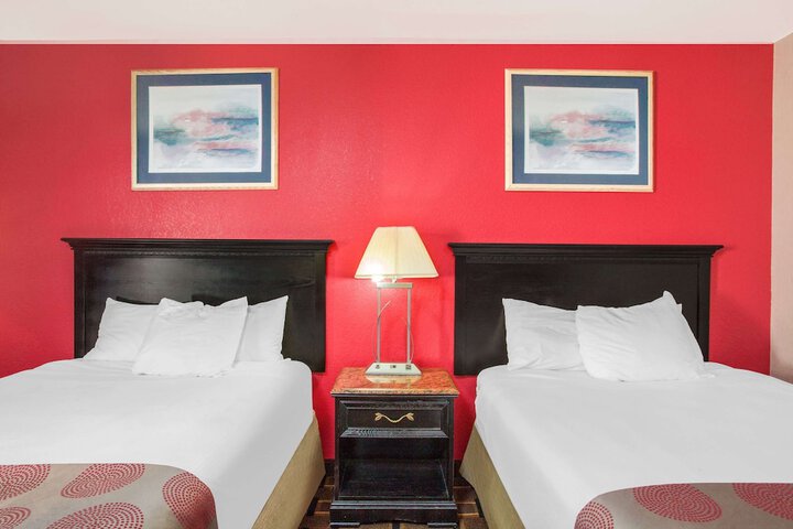 Room 15 of 27