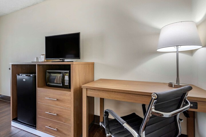 Room 25 of 54